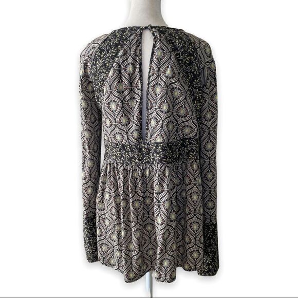 FREE People Rolling Hills Bell Sleeve Geometric Print V-Neck Tunic Top | Small - Picture 8 of 16